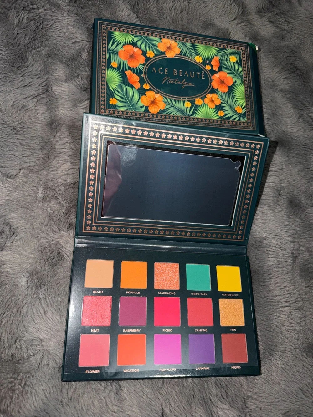 Ace Beauté Nostalgia Eyeshadow Palette - Green & Orange Floral